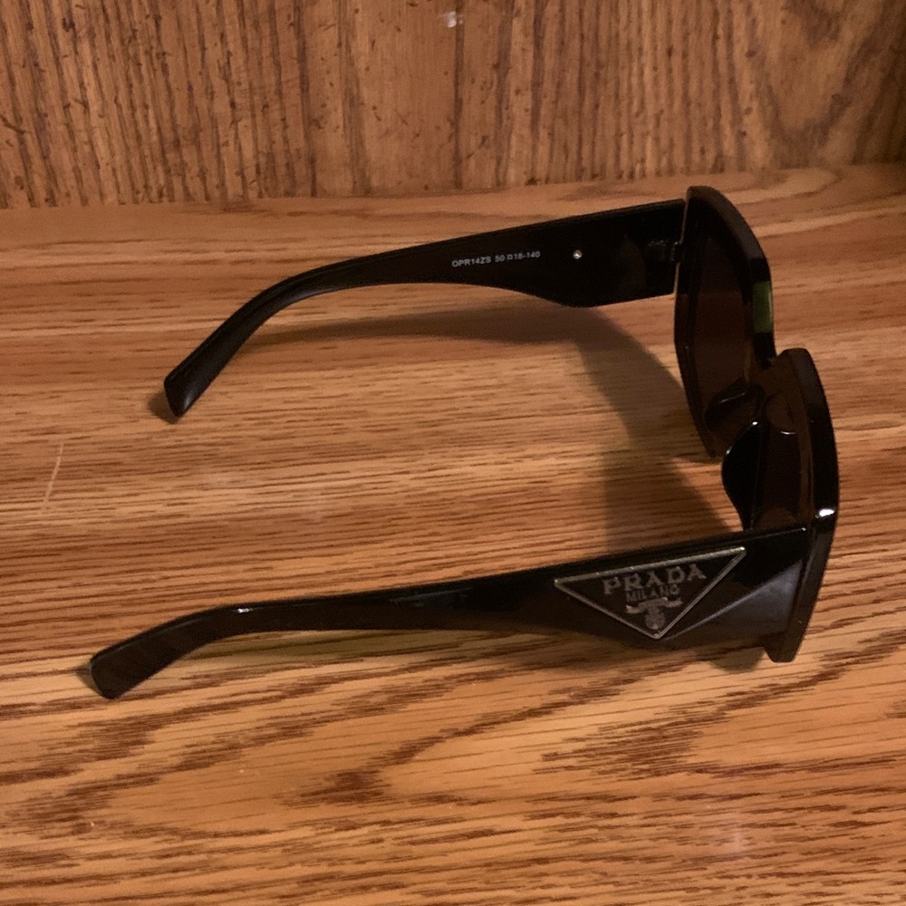 Prada Elegant Black Sunglasses - Picture 3 of 3